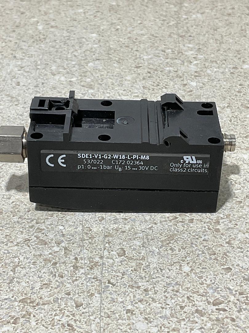 Festo Pressure Sensor SDE1-V1-G2-W18-PI-M8