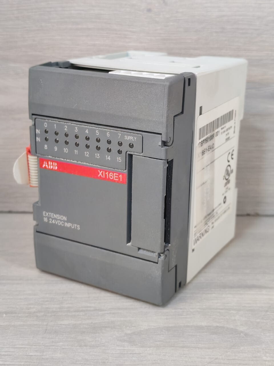 ABB XI16E1-E4.0 1SBP260100R1001 EXTENSION 16 24VDC INPUTS- NEW WITH FILTHY BOX