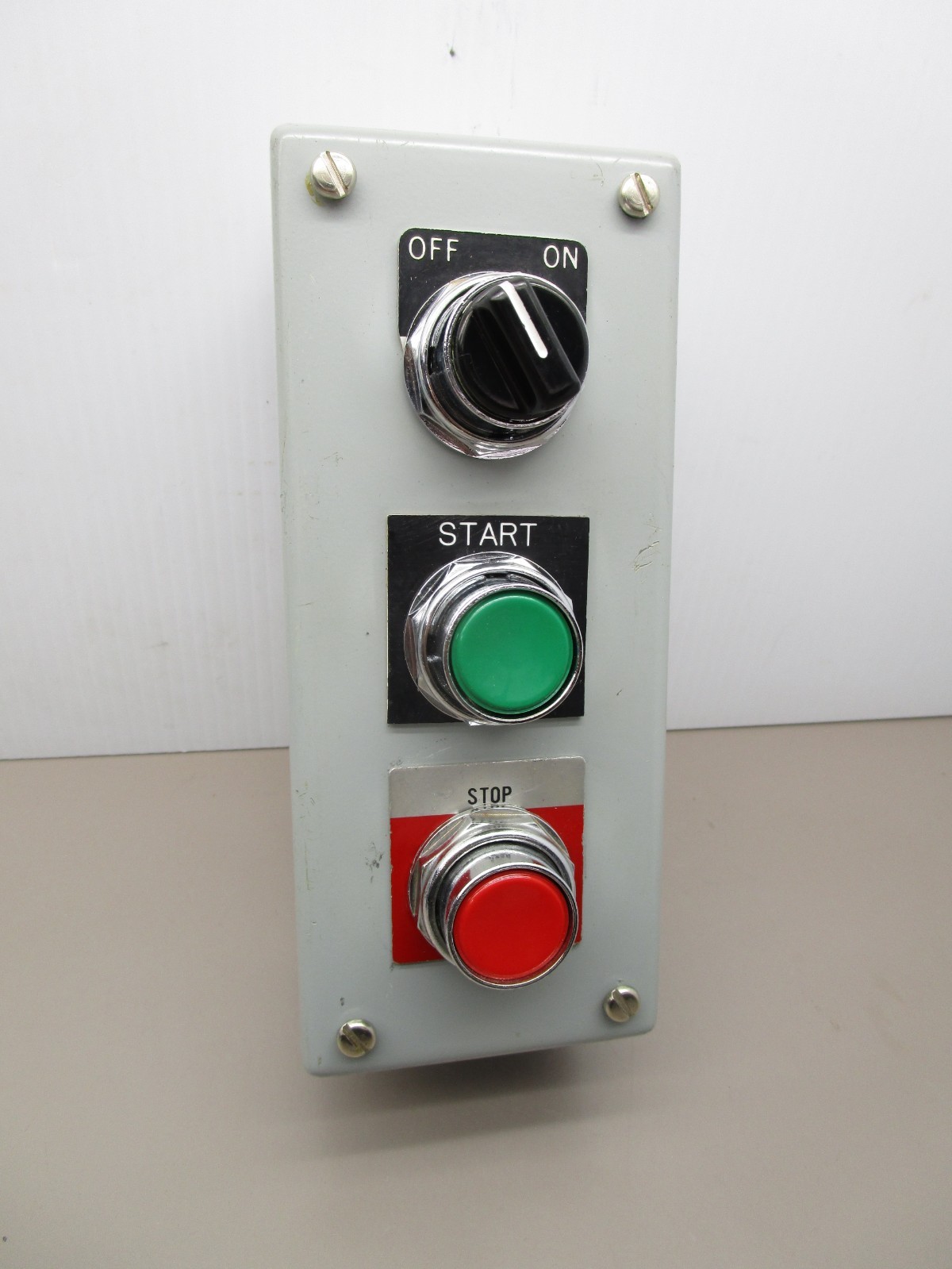 Hoffman E-3PB Push Button Enclosure with Switches OFF-ON / Start / Stop