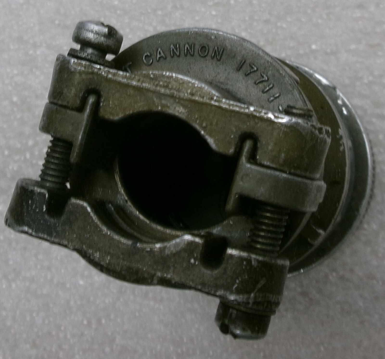 ITT CANNON BENDIX VEAM 22-22 4-Pin Circular Socket Connector Shell Kit #663FF
