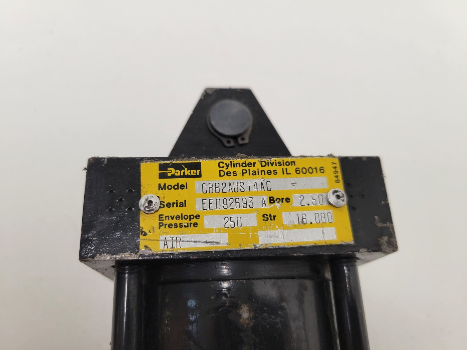 GOOD USED! PARKER PNEUMATIC CYLINDER 02.50-CBB2AUS14AC-16.000