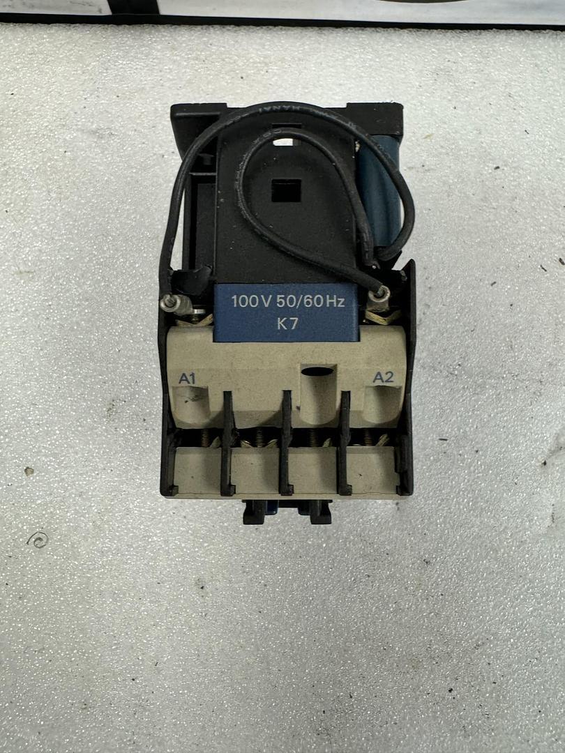 Telemecanique LC2D0901 Reversing Contactor , 120V coil GHA-138-C3