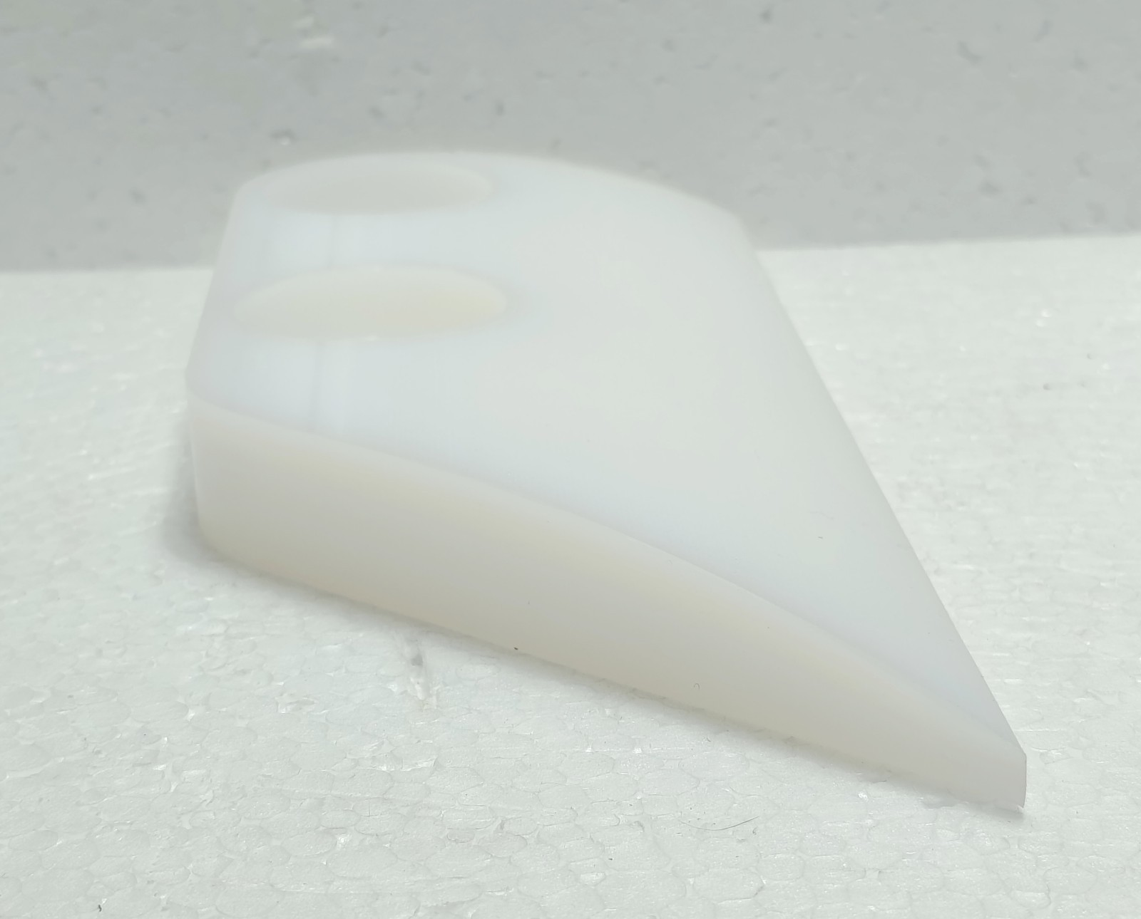 NEW Cameron Freudenberg Subsea BOP Ram Wear Pad, Left Side – 2011279-02