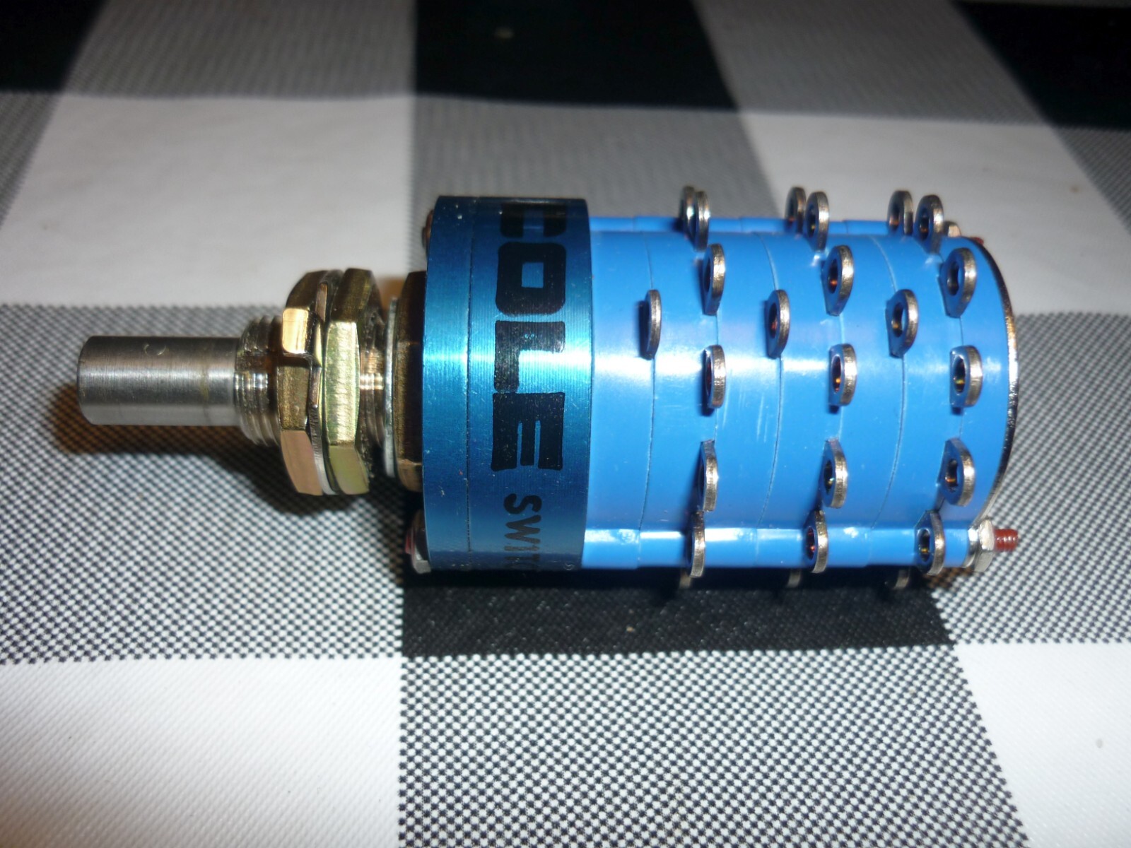 COLE M3786/4-00585 Switch Rotary SP12T 12 Flatted Shaft Solder Lug 1A 115VAC/DC