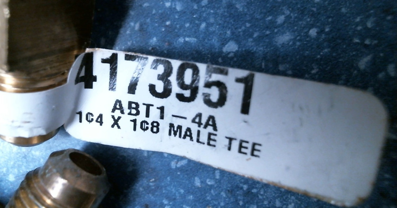 1/4 x 1/8 Male Tee, Flare LOT OF 5 (4173951) FS