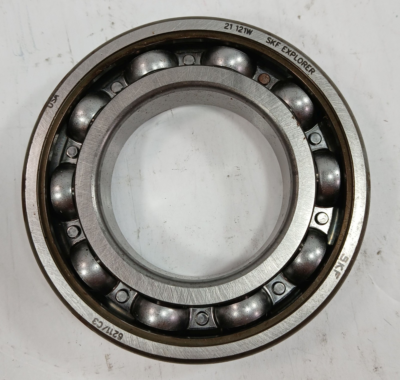 1 NEW SKF 6211/C3 RADIAL DEEP GROOVE BALL BEARING NNB ***MAKE OFFER***