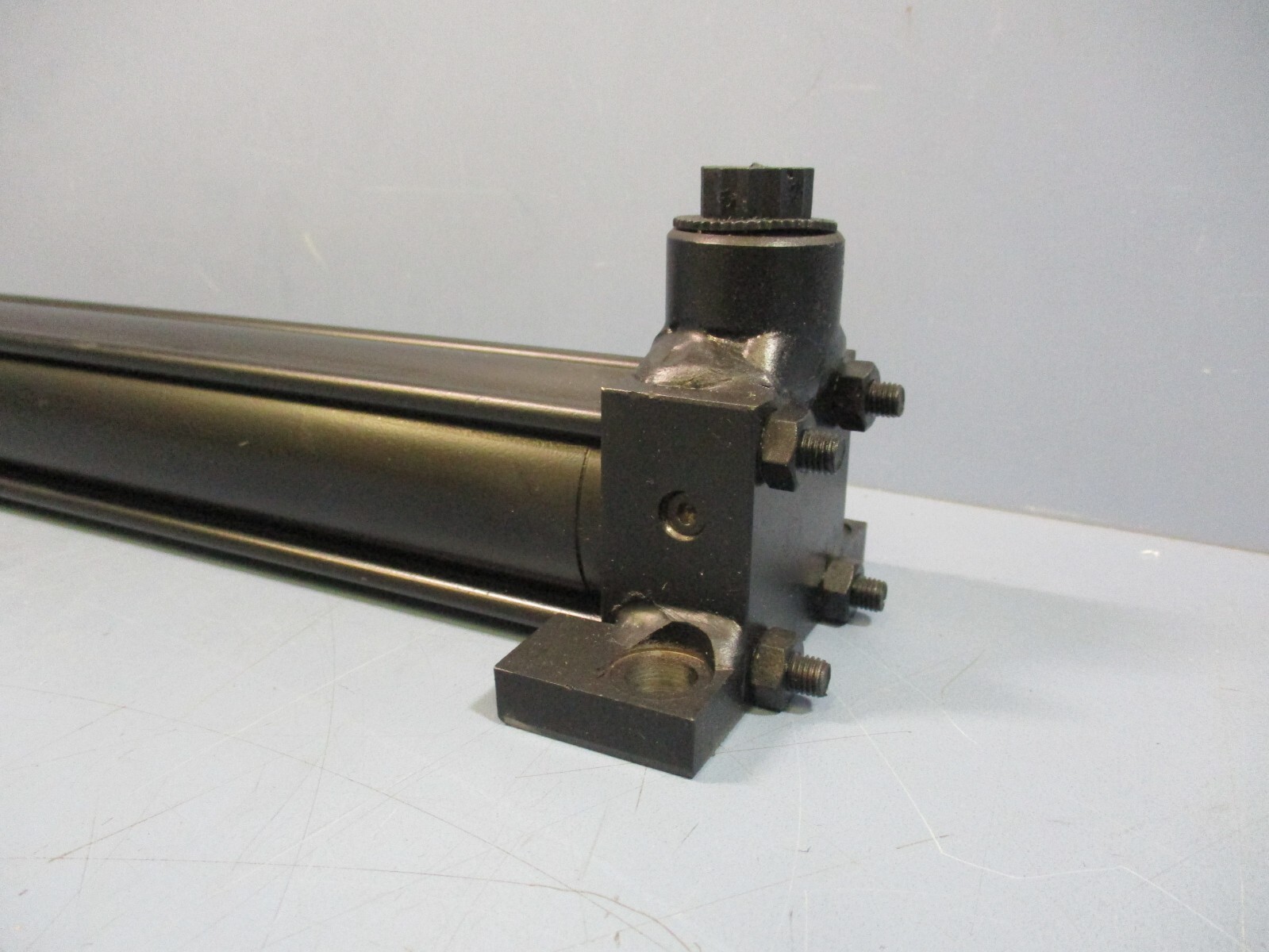 Parker 1.50CC3LLRVS14MC16.000 Pneumatic Cylinder 2000psi