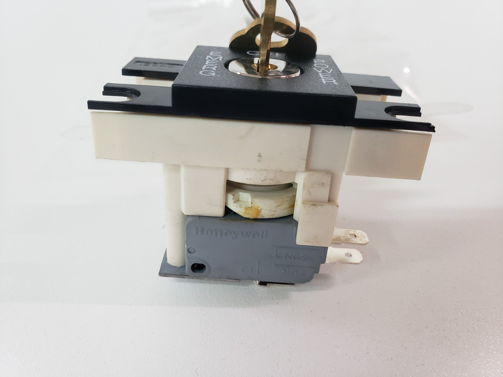 UNUSED – TKE ThyssenKrupp Key Switch 9746158 Door Hold 171AR16