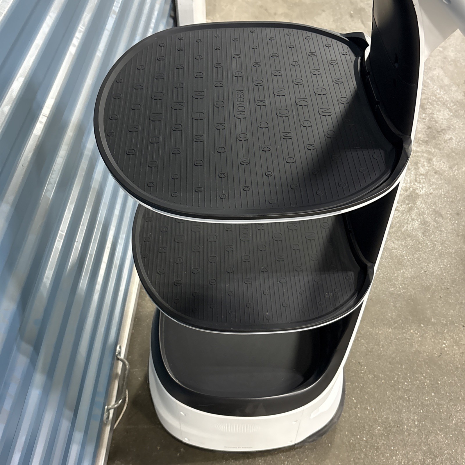 Keenon Dinerbot T8 – Personal Assistant Service Robot