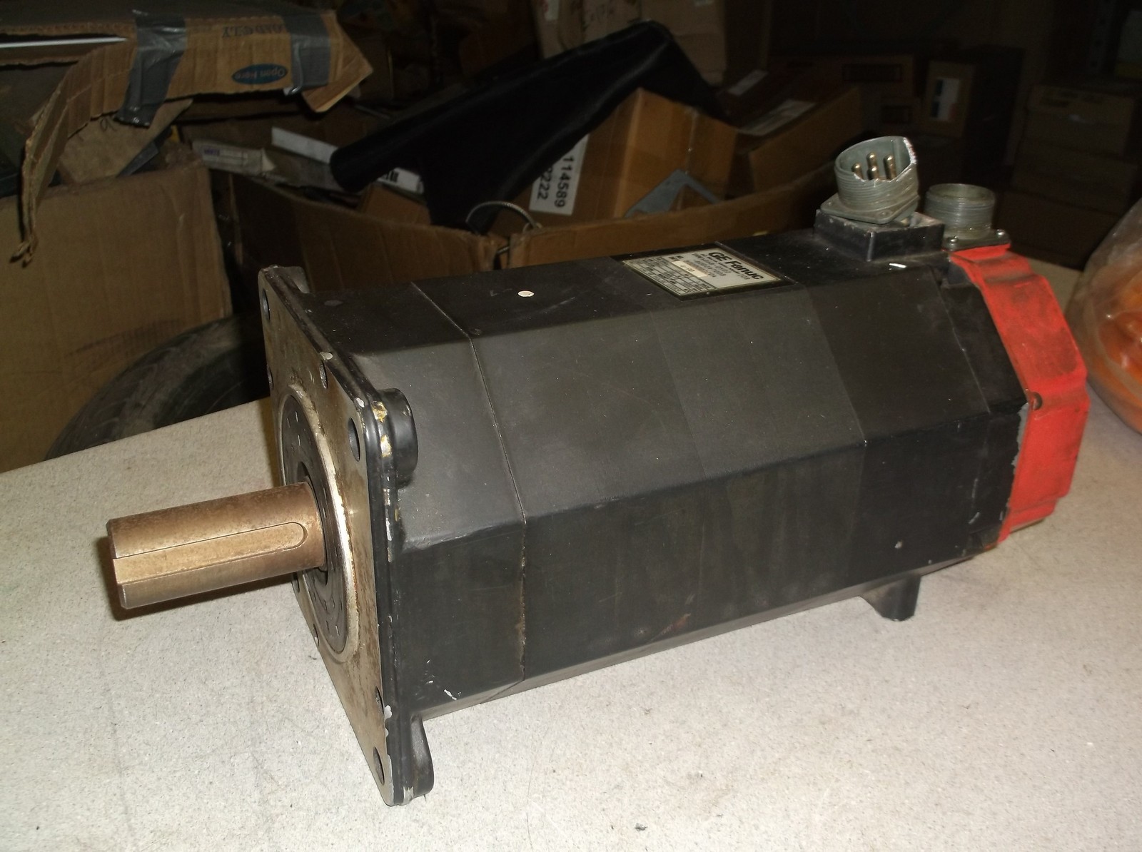 GE Fanuc AC Servo Motor Model 20S A06B-0502-B002 2000 RPM 3-Phase