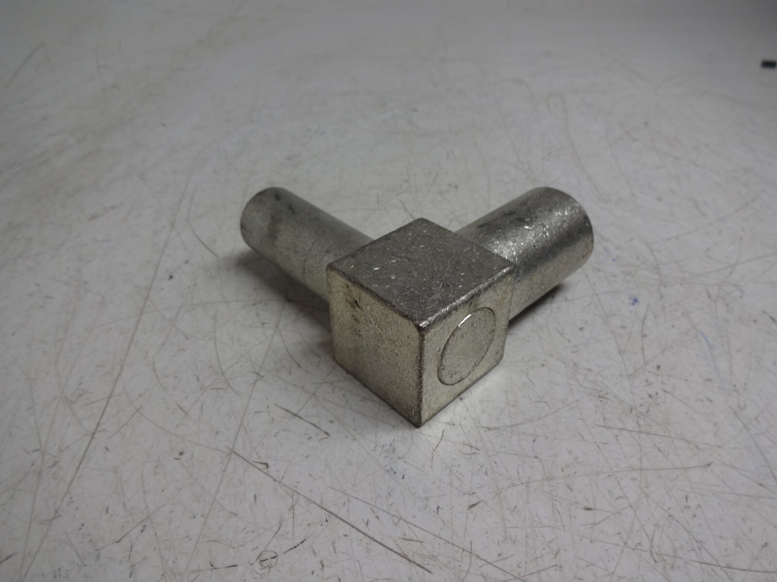 Thomas & Betts FLAG500 / Uninsulated Flag Connector Body