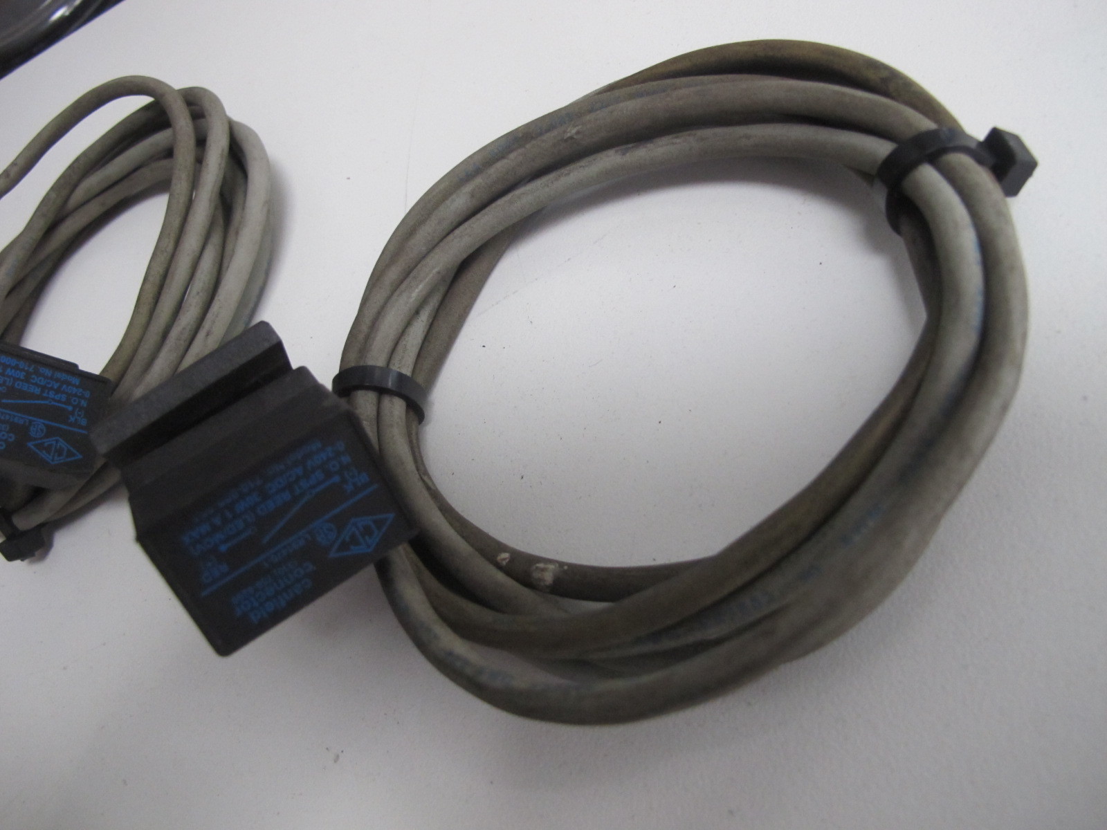 Canfield Connector LR91470-1 Sensor With LED Indicator 30W, 0-240V