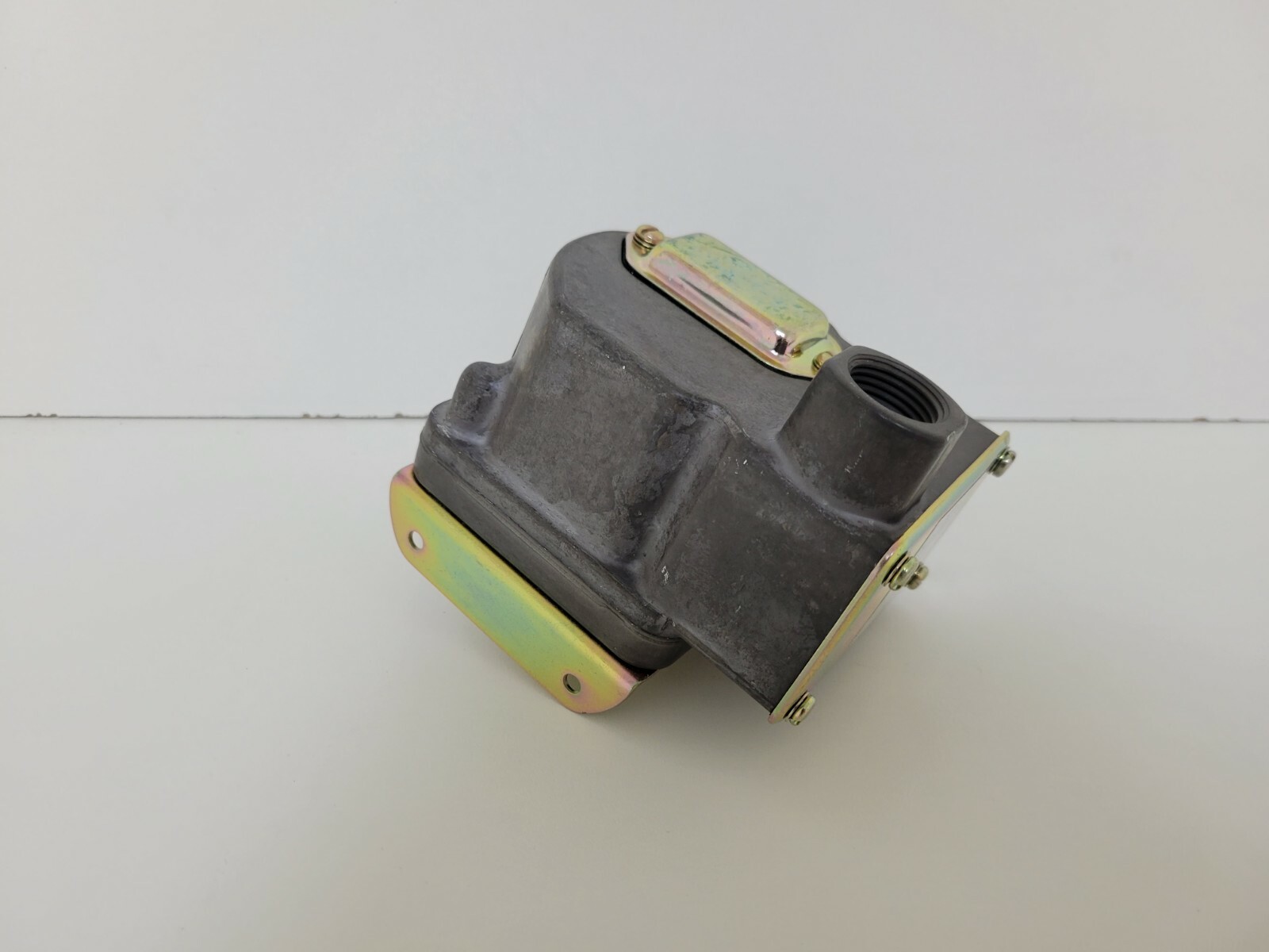 NEW OLD STOCK! BARKSDALE IMO PRESSURE OR VACUUM ACTUATED SWITCH D1T-H2