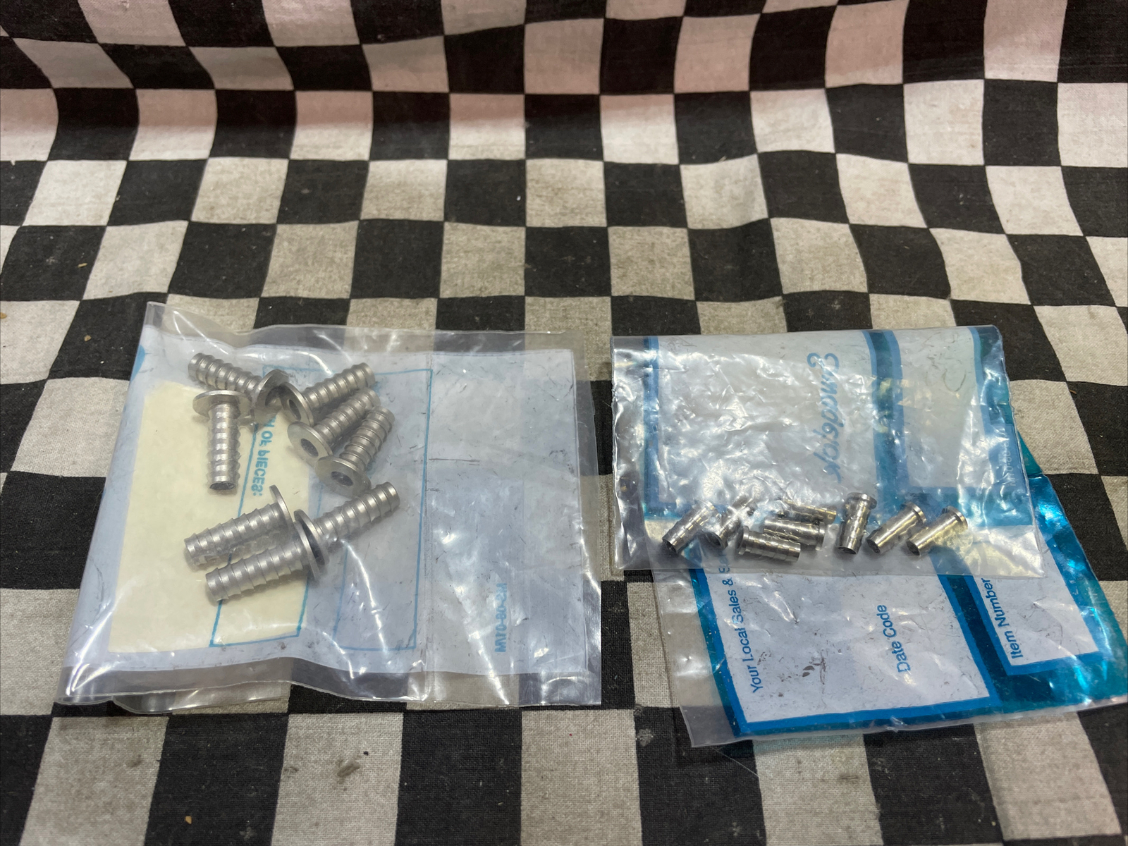 SWAGELOK SS-405-3 & SS-815-4, Tubing Insert, LOT OF 16, SHIPSAMEDAY#J29