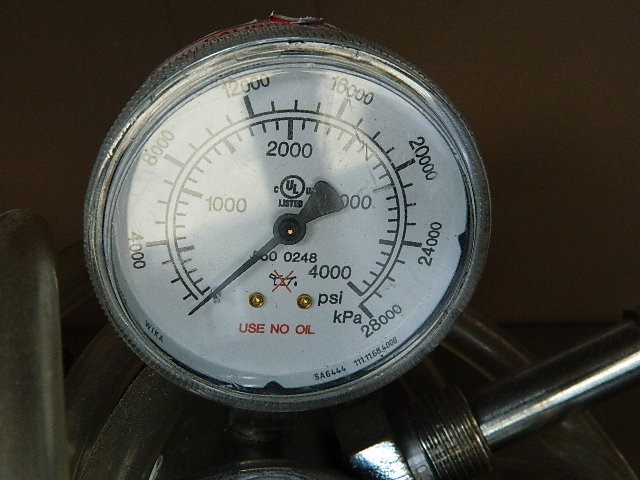 Purity Plus 2121351-84-500 Regulator with Dwyer Flowmeter VFB-65-SSV T27AG