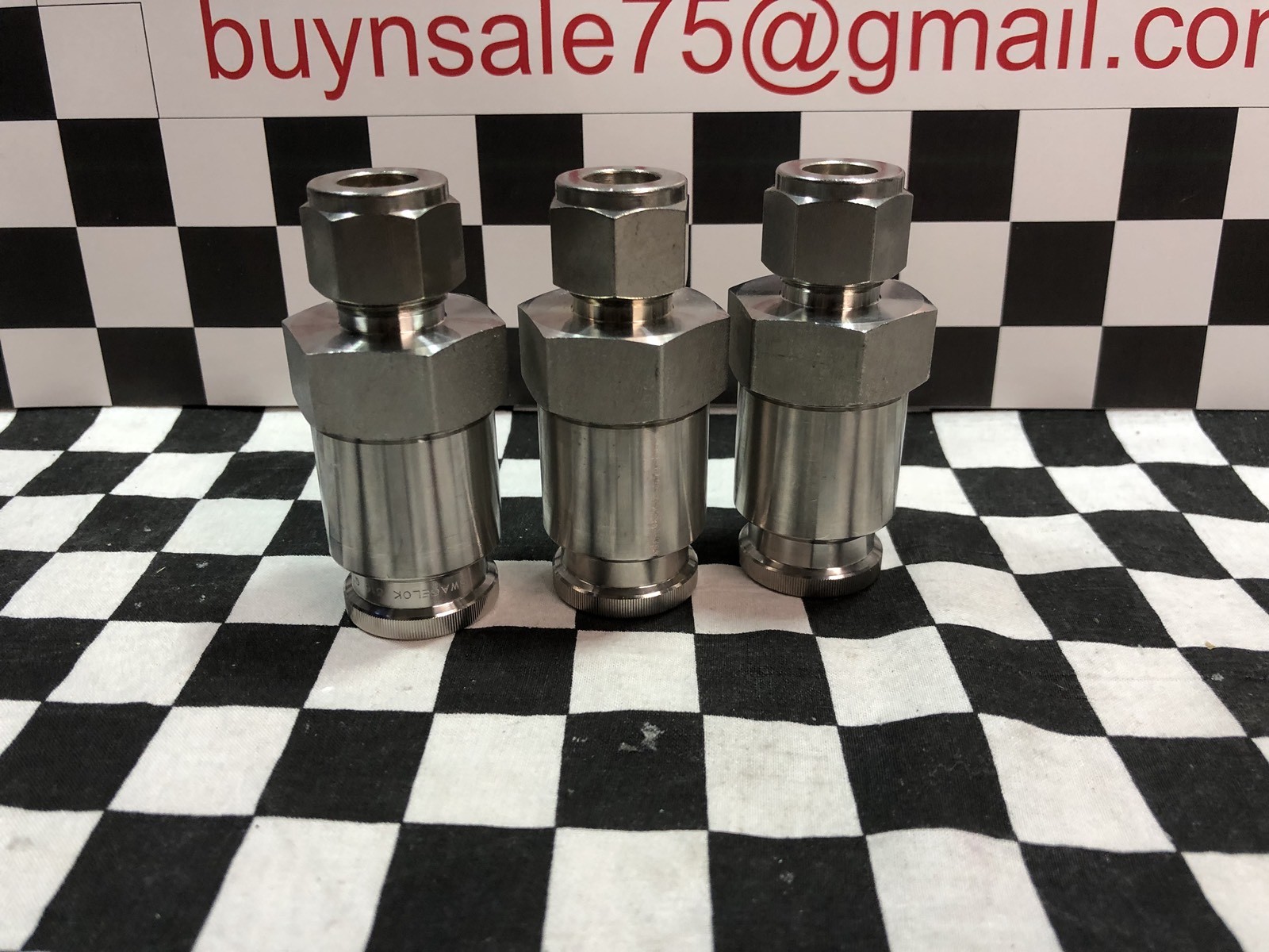 LOT OF 3 SWAGELOK SS-QTM8-D-810, Quick Connect Stem with Valve 1/2″, #1641P8