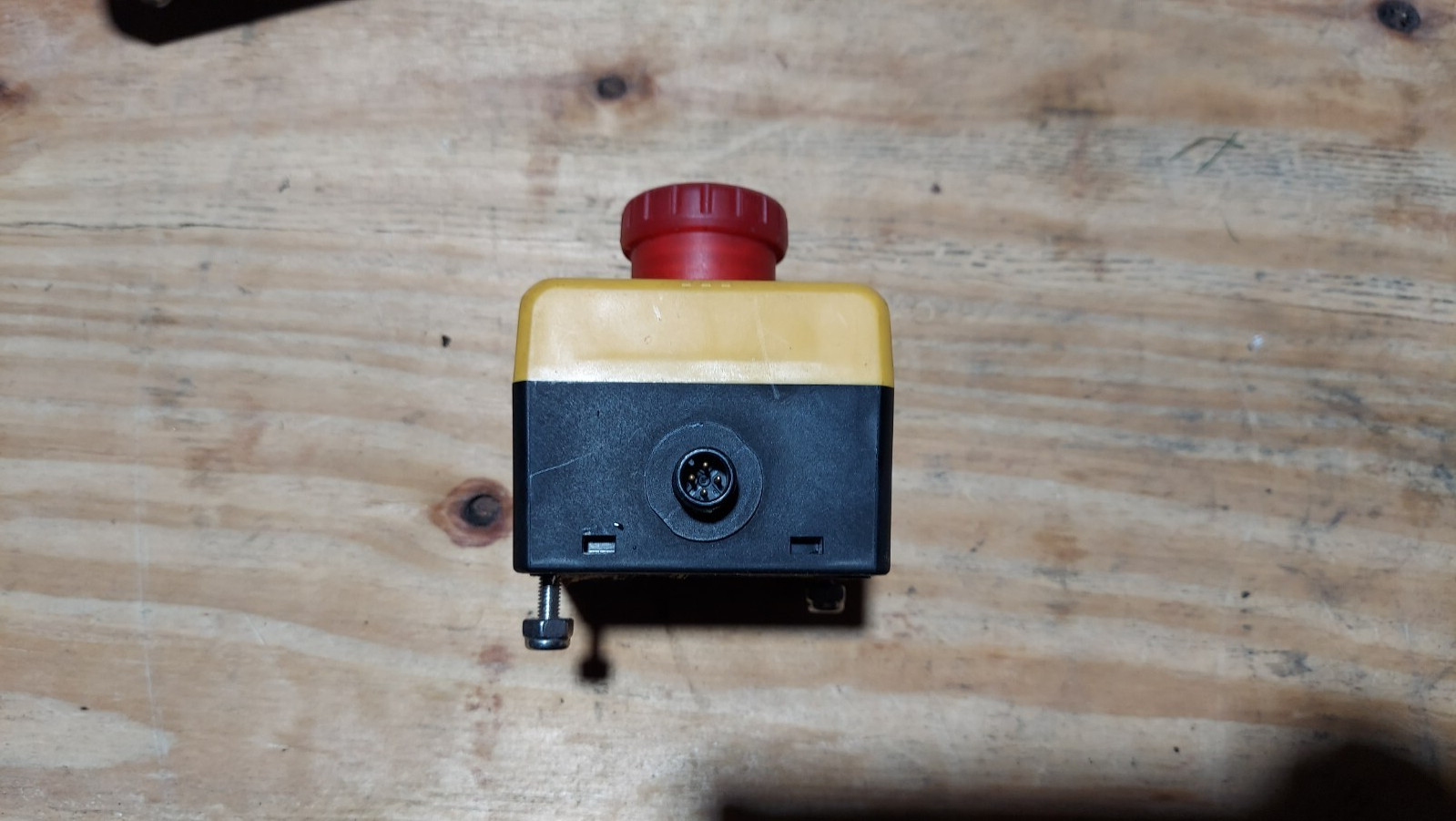 New Pepperl & Fuchs VAA-2E1A-F85A-S-V1 192437 Emergency Stop Button