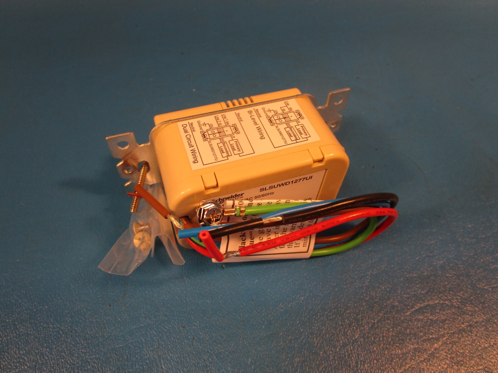 SCHNEIDER SLSUWD1277UI, WALL SWITCH, ULTRASONIC OCCUPANCY SENSOR, Ivory Color