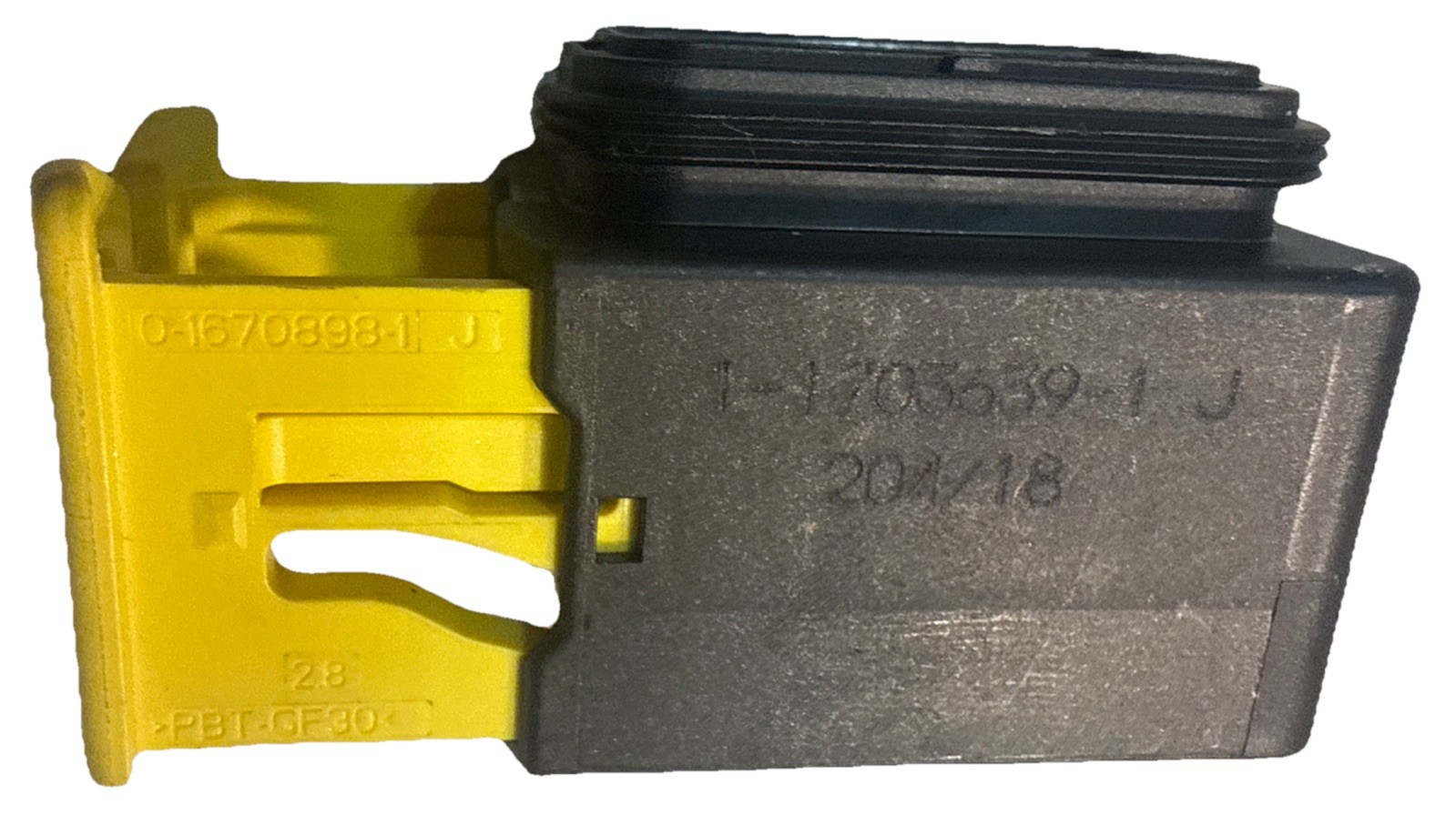 Mouser Electronics 571-1-1703639-1 12 Position Housing 1-1703639-1 82-70226-000