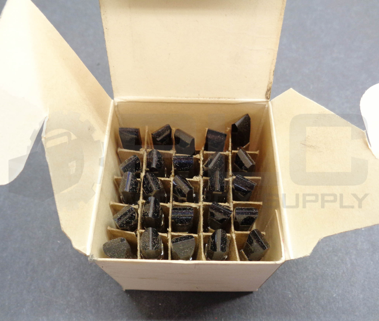 BOX OF 25 NEW GENERAL ELECTRIC 24E-1 TELEPHONE SWITCH BOARD LAMPS .032-038AMPS