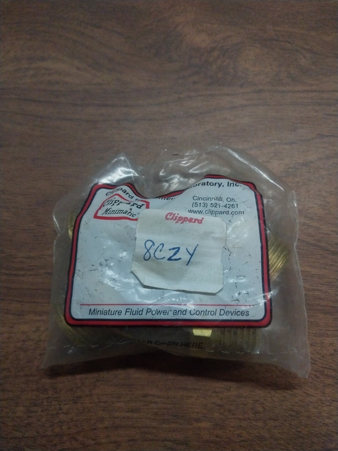 Clippard Minimatic 8CZY 1/2” NPT Male to 1/4” NPT Female Reducer, Pack of 5