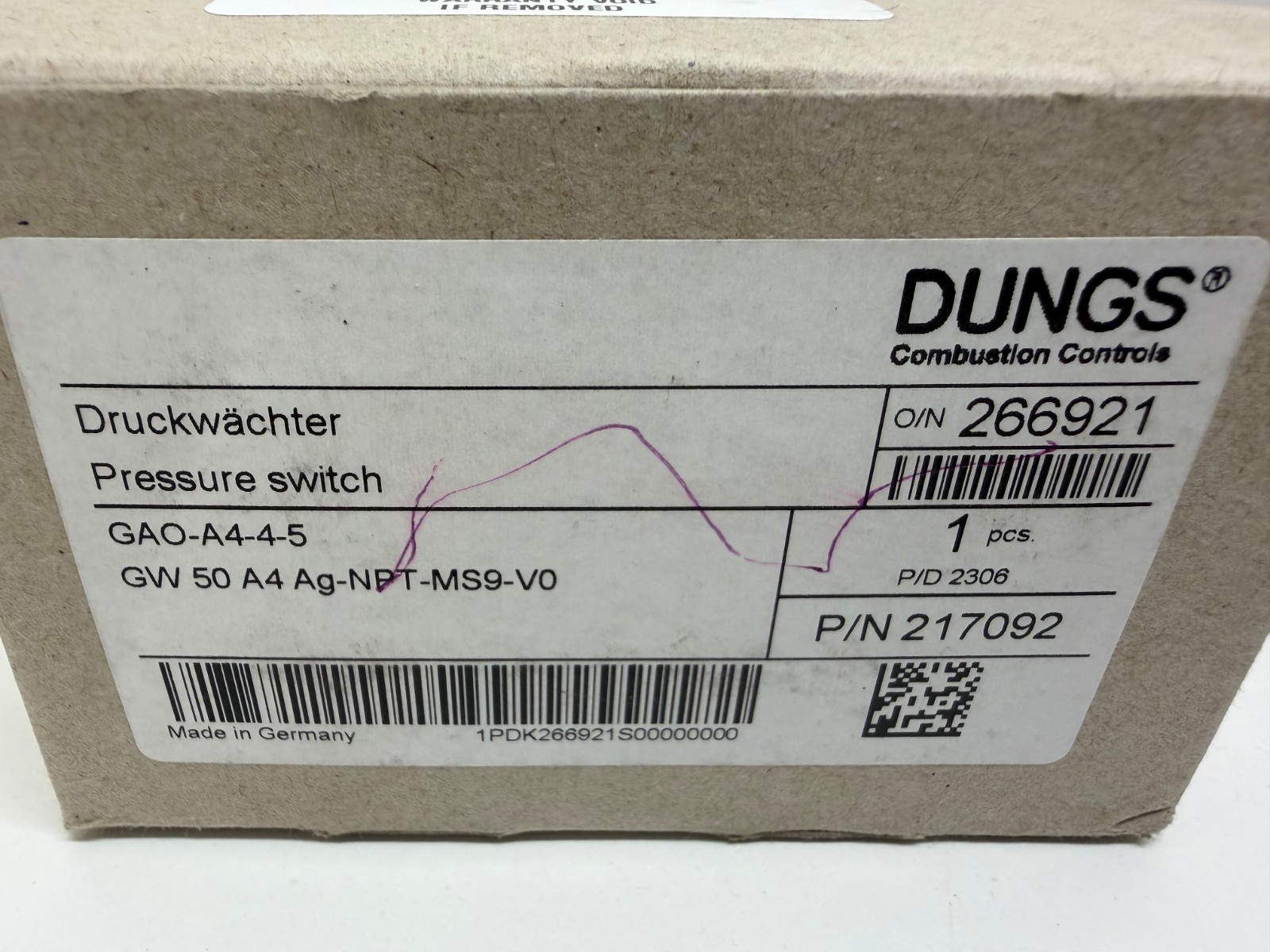 NEW IN BOX! DUNGS 120V 7PSI GAS OPERATED PRESSURE SWITCH 266921 GAO-A4-4-5