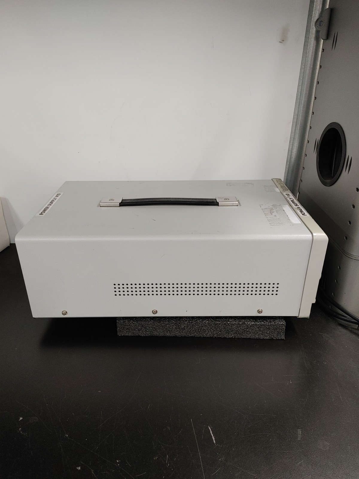 GW INSTEK GPC-3060D Dual Tracking with 5V Fixed Laboratory DC Power Supply