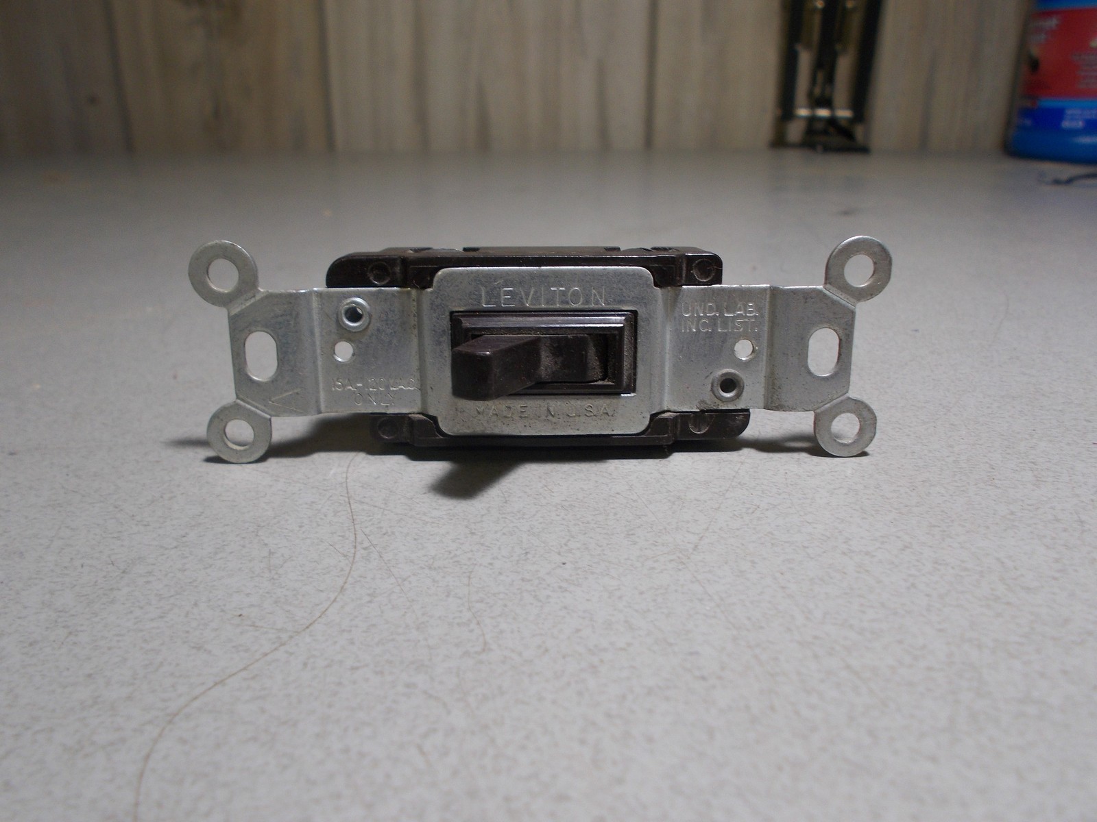 Leviton 15A-120VAC Black Toggle On/Off Light Switch *FREE SHIPPING*