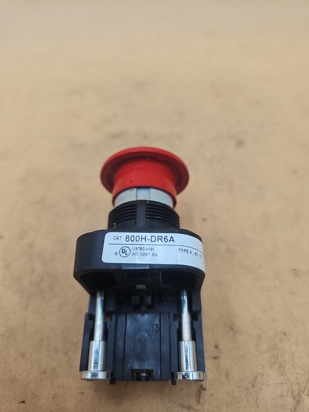 Allen Bradley 800H-DR6A Ser F Red Mushroom Top Pushbutton