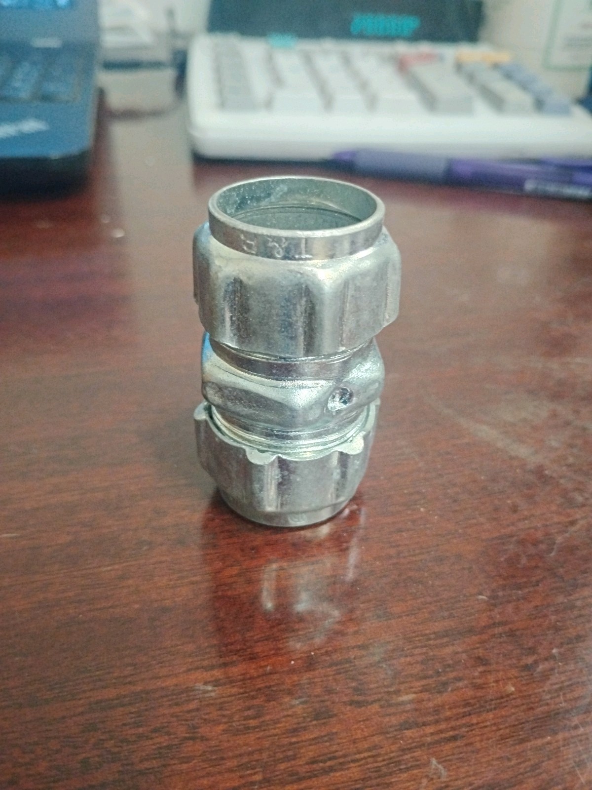 Thomas & Betts 5220 3/4″ EMT Raintight Coupling. Box of 50. New