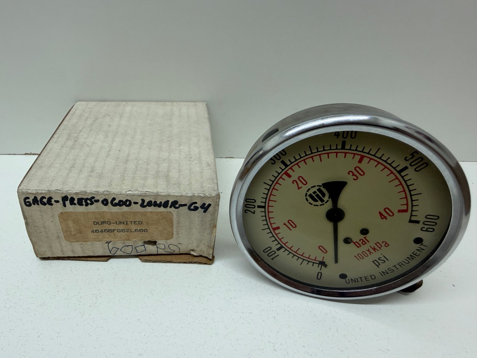 NEW IN BOX! DURO-UNITED 0-600PSI PRESSURE GAUGE 40400FG02L600