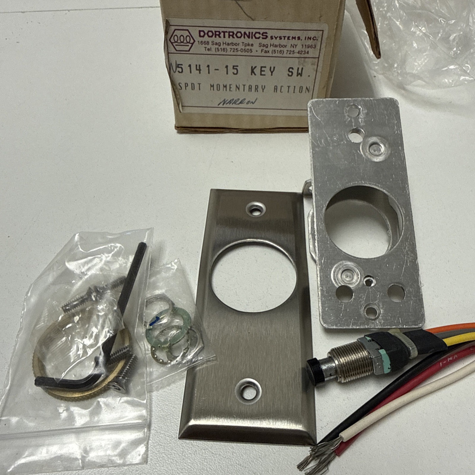 Dortronics 5141-15 Key Switch SPDT Momentary action