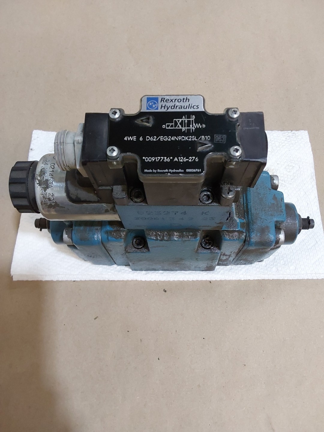REXROTH 4WE6D62/EG24N9DK25L/B10 VALVE W/ 4WEH 10 D45/6E G24N9ETDK25L/10B10 BLOCK