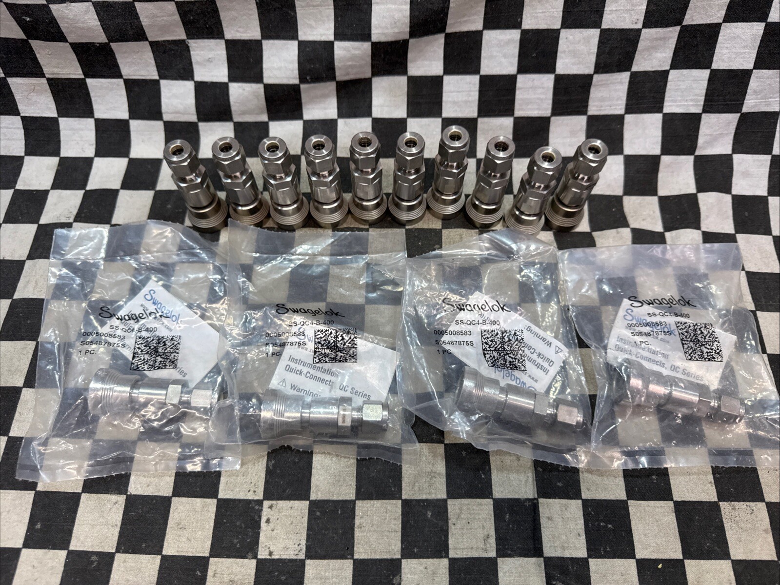 SWAGELOK SS-QC4-B-400, SSQC4B400, Quick Connect 1/4″, LOT OF 14 #1472S4