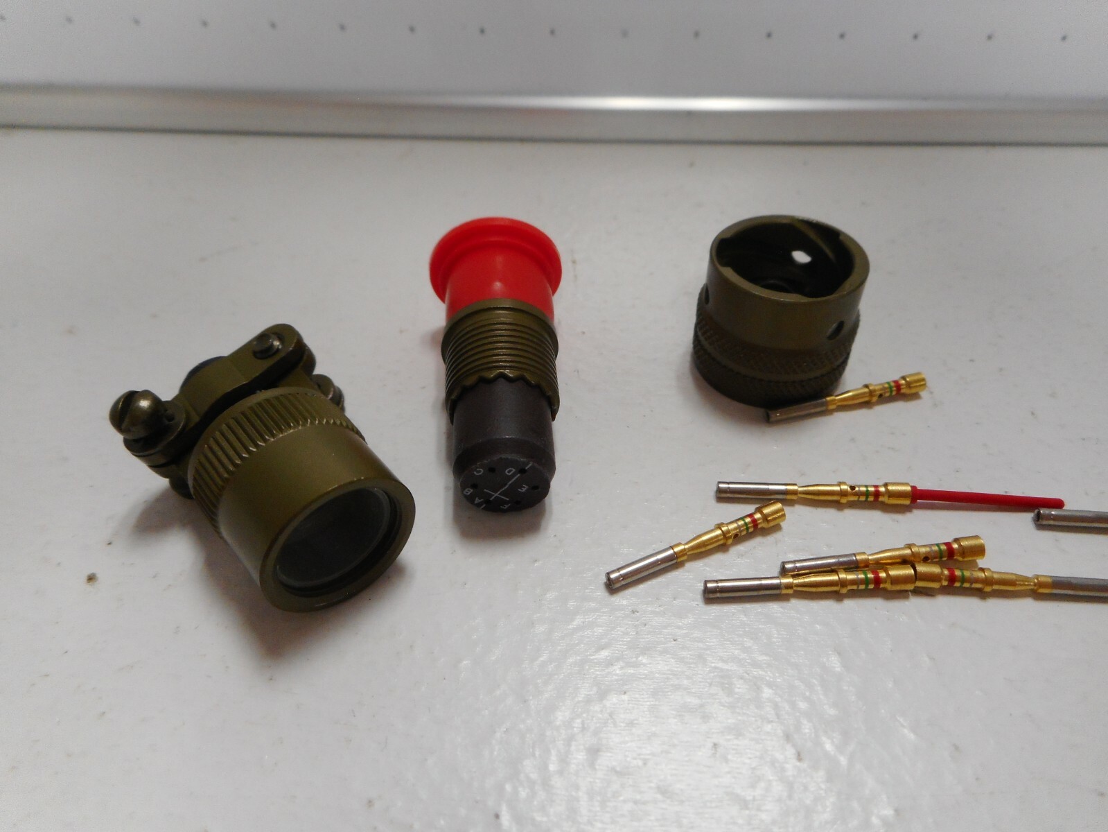 NOS MIL SPEC CONNECTOR MS3126F106S