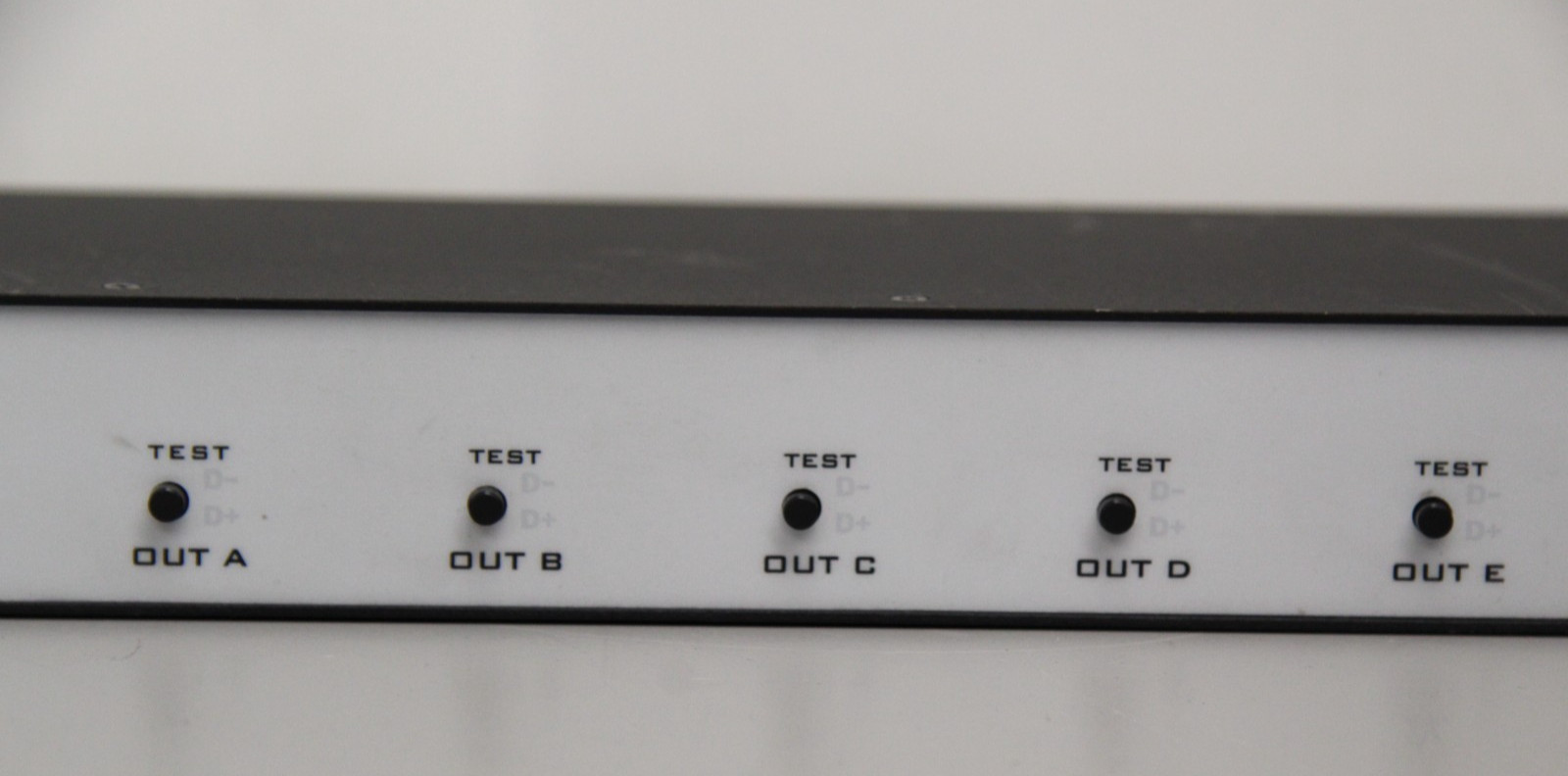 Pathway DMX Repeater Six Port Rack Mount DMX512 Splitter 8895