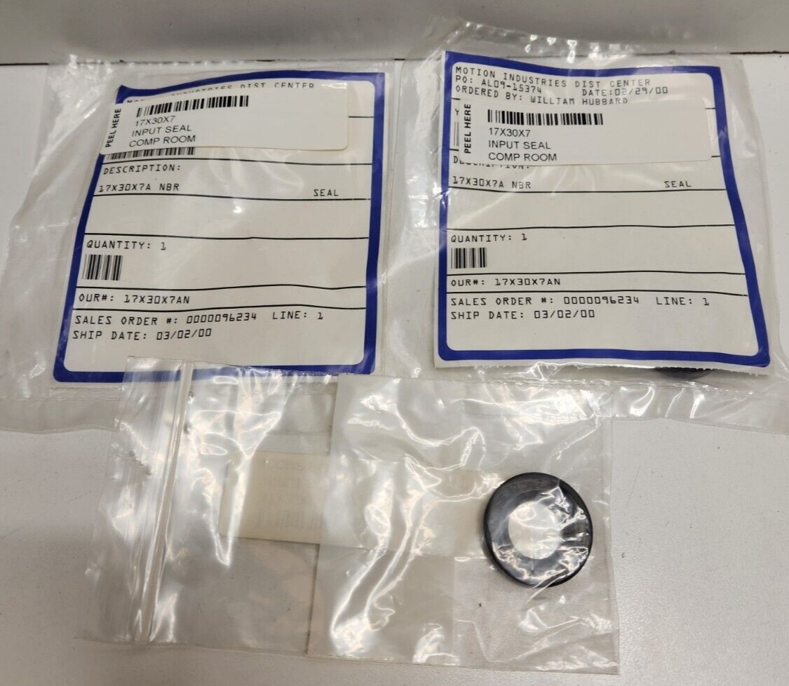 LOT OF 3 NEW OLD STOCK! ISP 17MM X 30MM X 7MM OIL SEALS 17X30X7