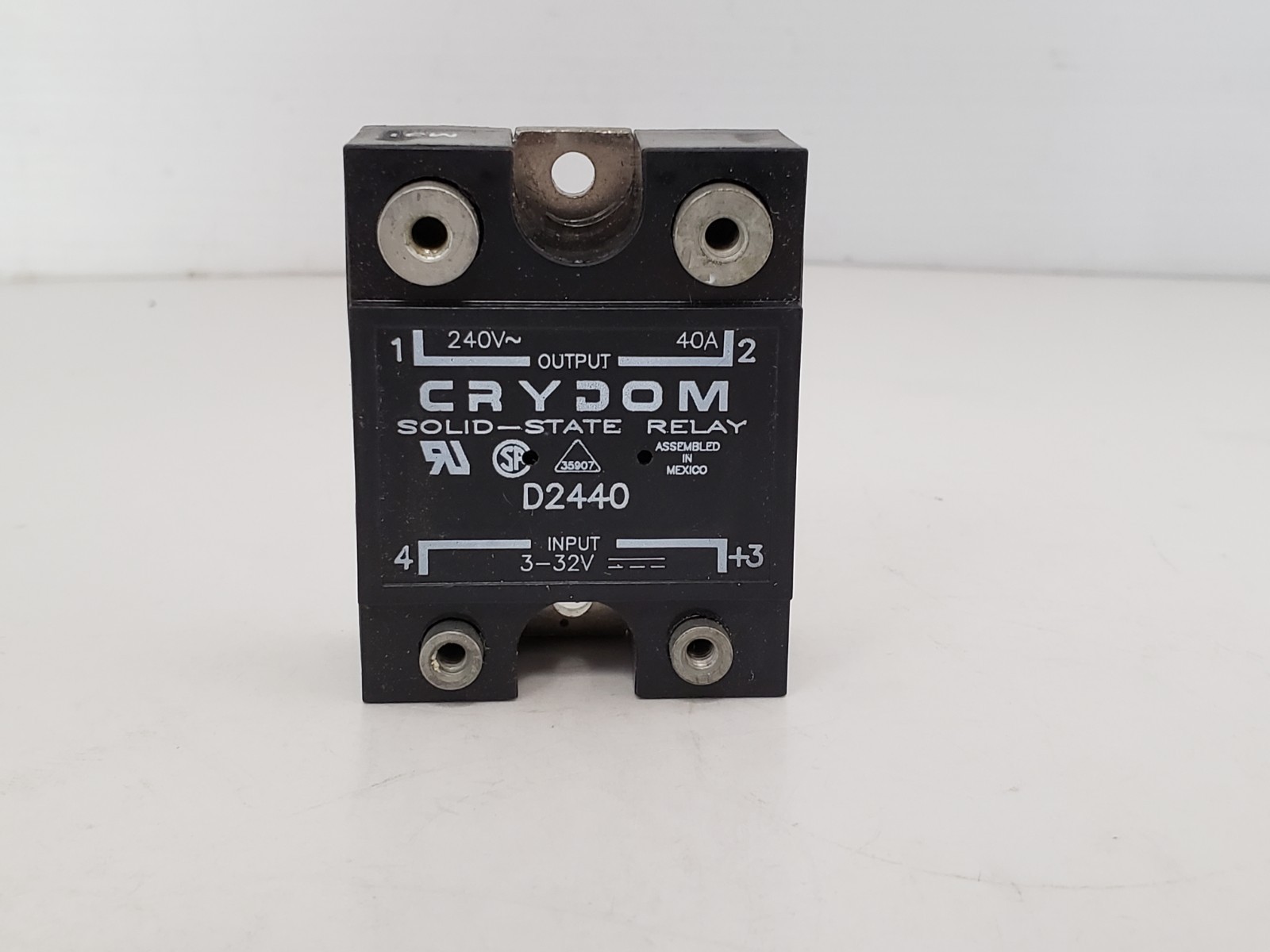 CRYDOM D2440 SOLID STATE RELAY 40A 240VAC 3-32V NNB