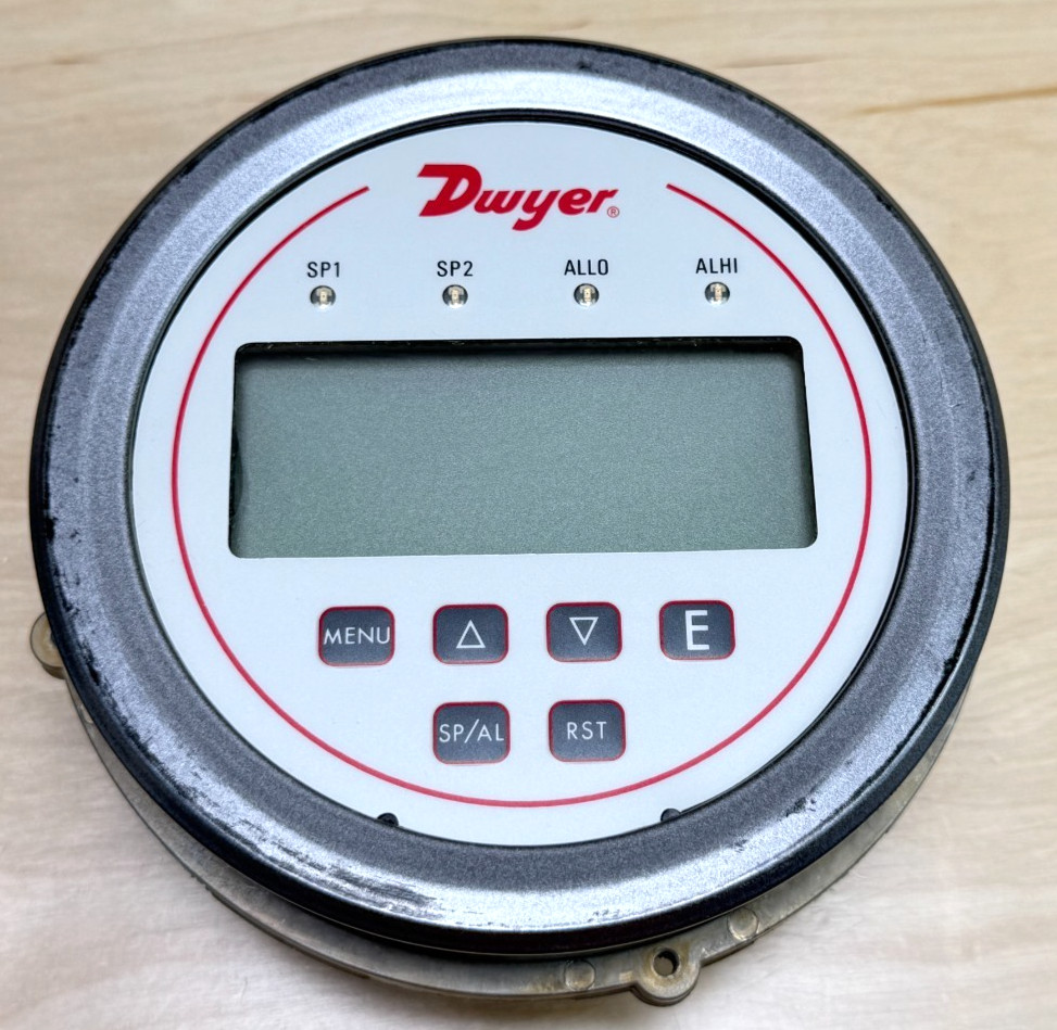 Dwyer DH3-004 Digital Pressure Switch, NPT 1/8 in Female