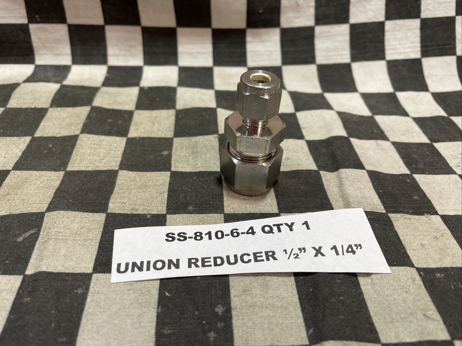 SWAGELOK SS-810-6-6, SS-810-6-4, REDUCER 1/2″/3/8″/1/4″ LOT OF 4 SHIPSAMEDAY#R38