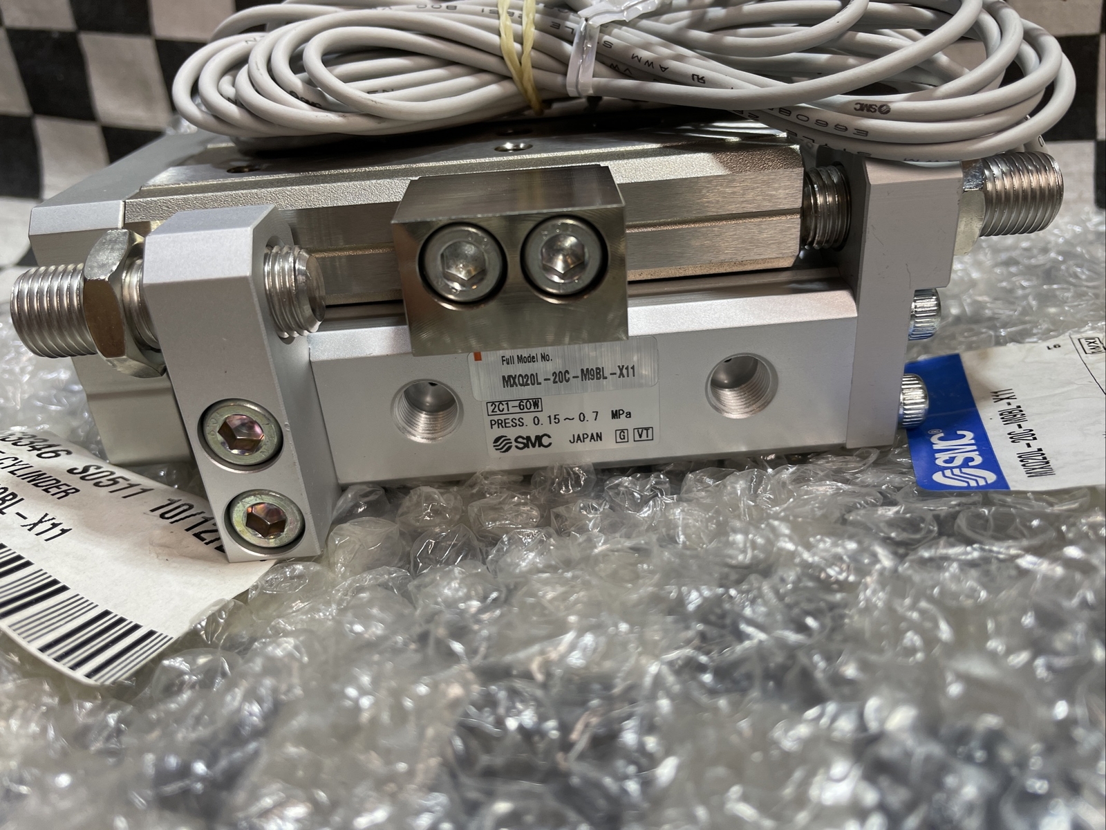 SMC MXQ20L-20C-M9BL-X11, MXQ20L20CM9BLX11, GUIDED CYLINDER, SHIPSAMEDAY#1625Q11