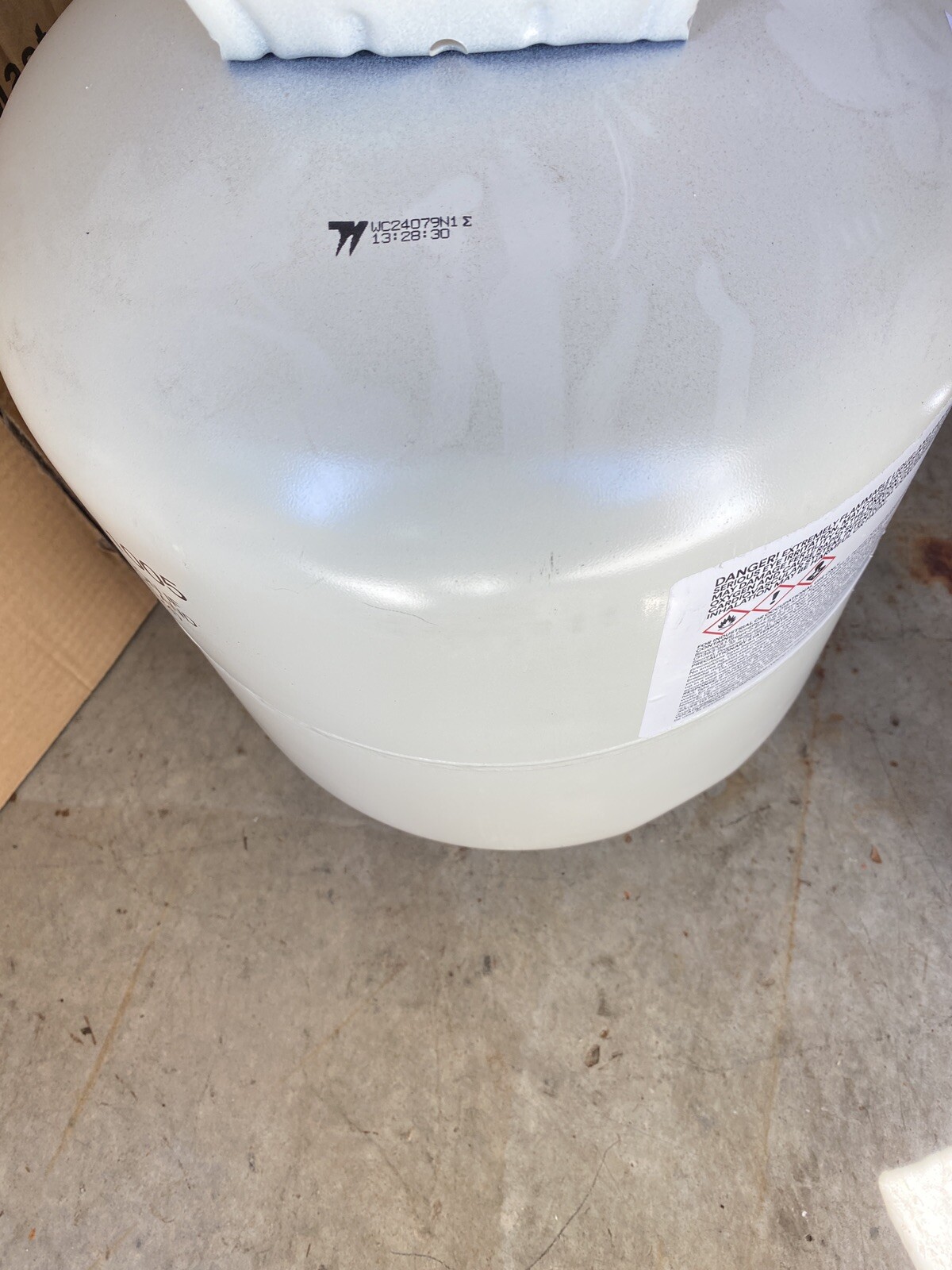 3M 90 Hi-Strength 90 Spray Adhesive – Low VOC 25% – Clear – 28.8 lb tank