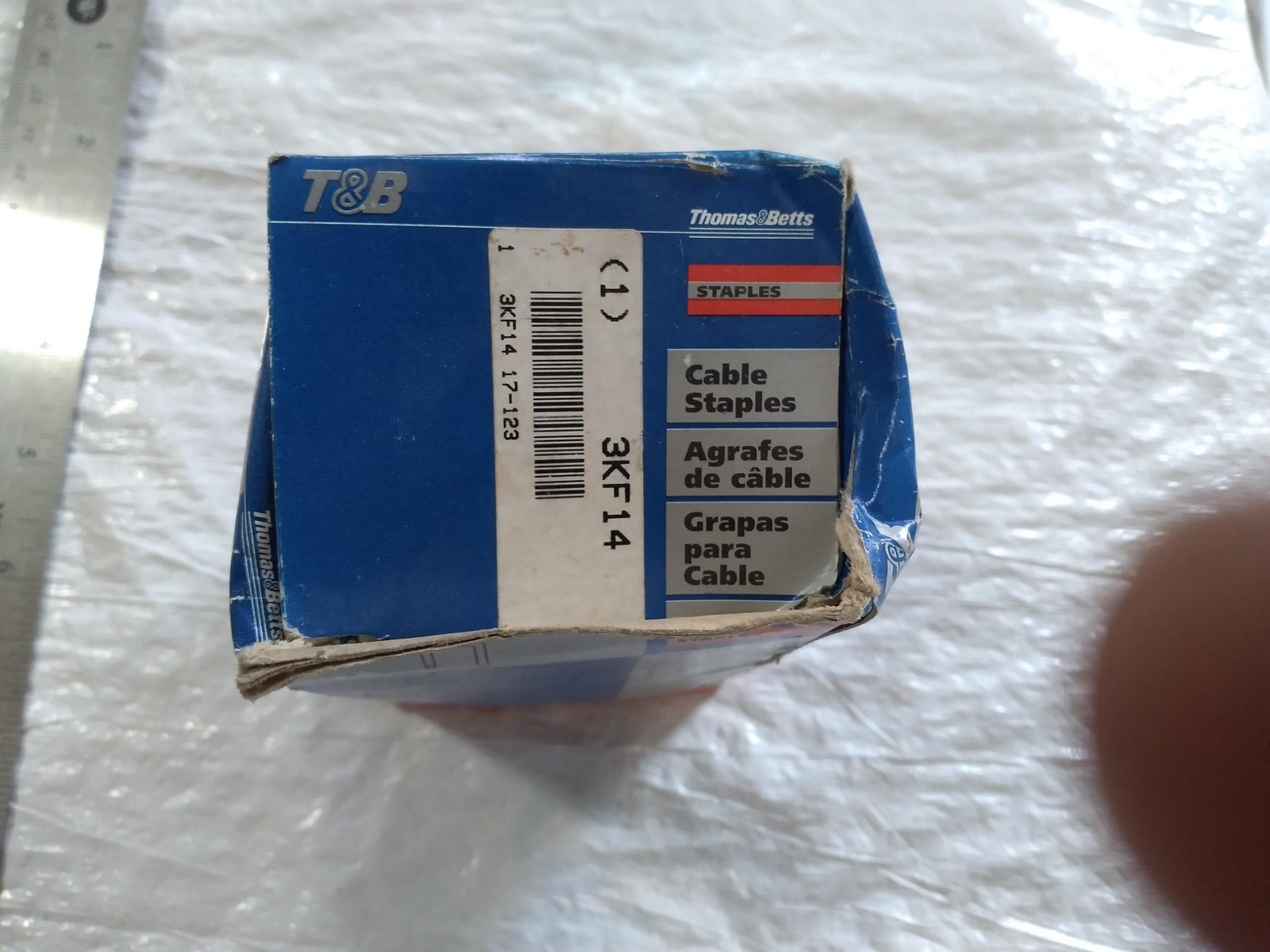 THOMAS & BETTS STAPLE 1-5/16″ X 3/4″ … APROX 100