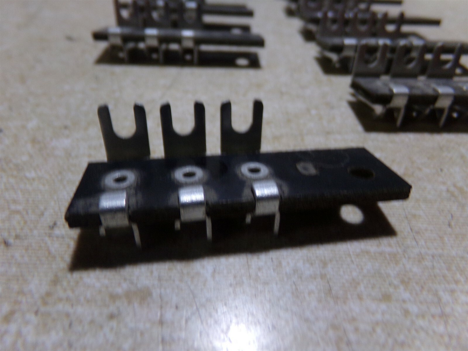 NEW 3-Pole 90-Degree Fork Terminal Jumper Strip, Lot of 10 *FREE SHIPPING*