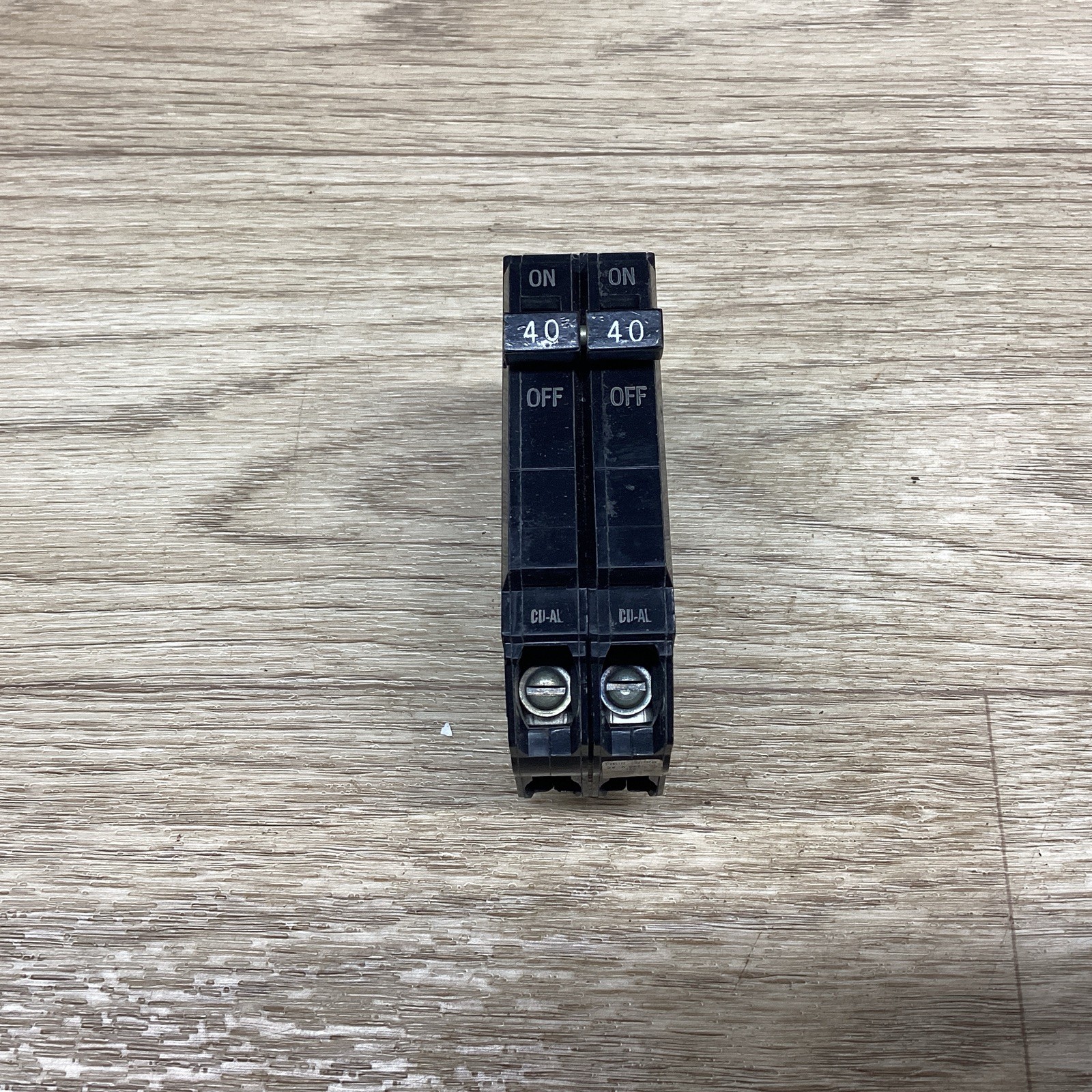 GENERAL ELECTRIC TYPE TQP 40 AMP 2 POLE CIRCUIT BREAKER #821PT158*CO