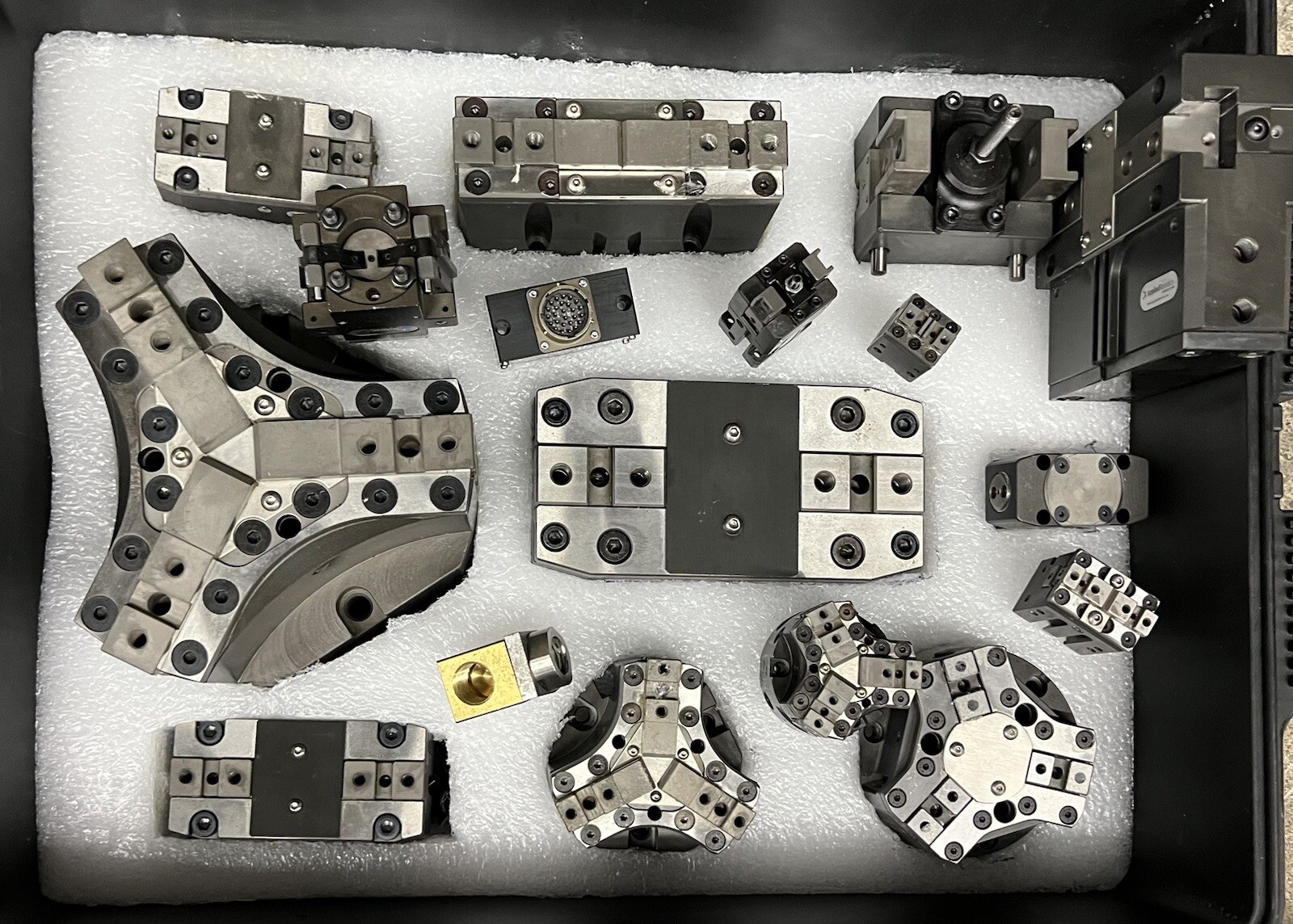LOT 16 X APPLIED ROBOTICS GRIPPERS Variety Read Description For Details: