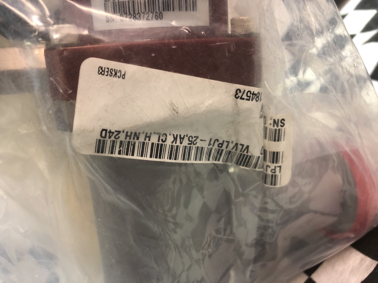 MKS LPJ1-25-AK-CLHXXX-24D, Pneumatic Angle Valve KF-25 with Solenoid, BOX 14 “A”
