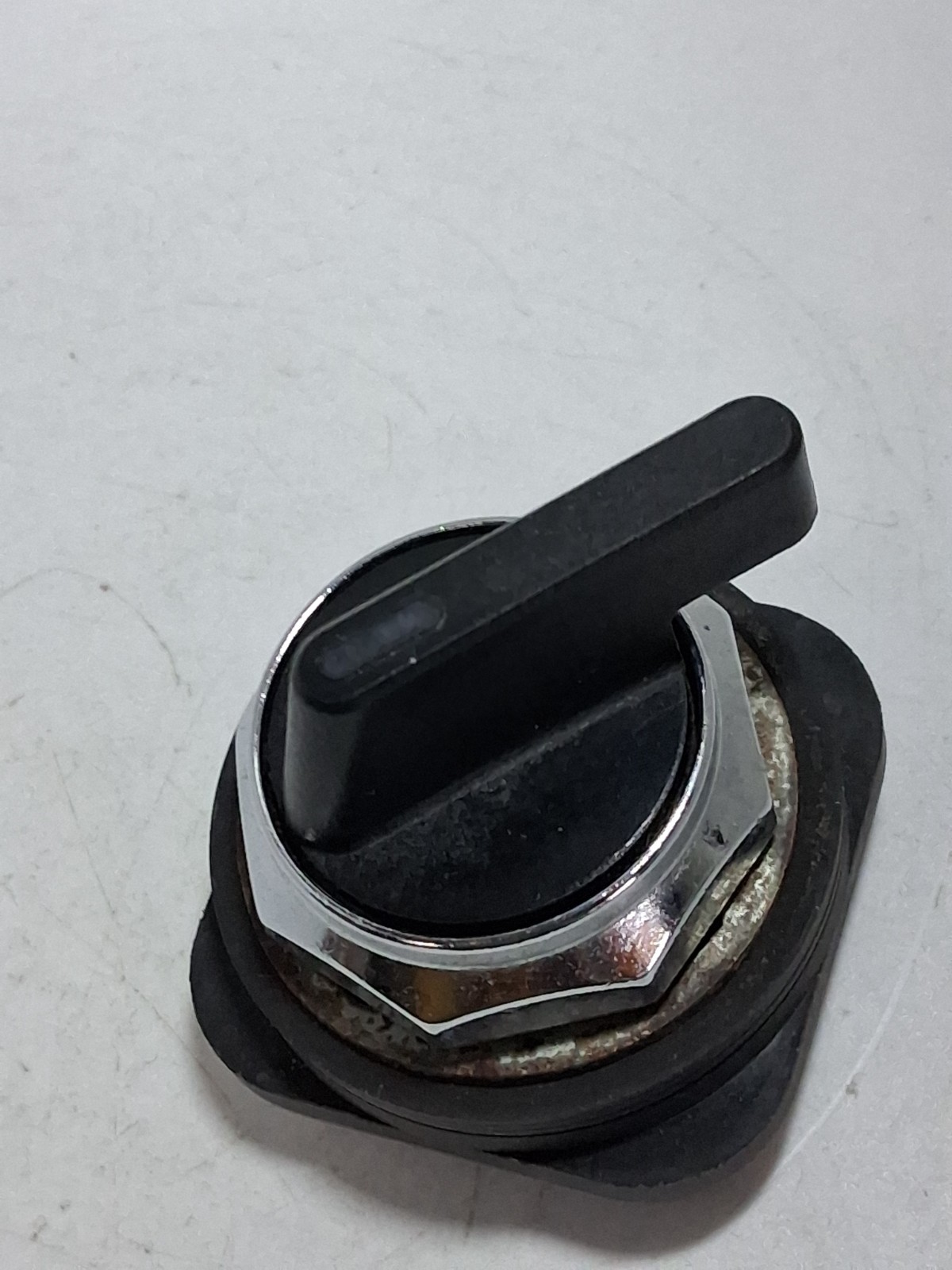 TELEMECANIQUE XB3BD33 SELECTOR SWITCH OPERATOR 3 POSITION MAINTAINED LEVER KNOB