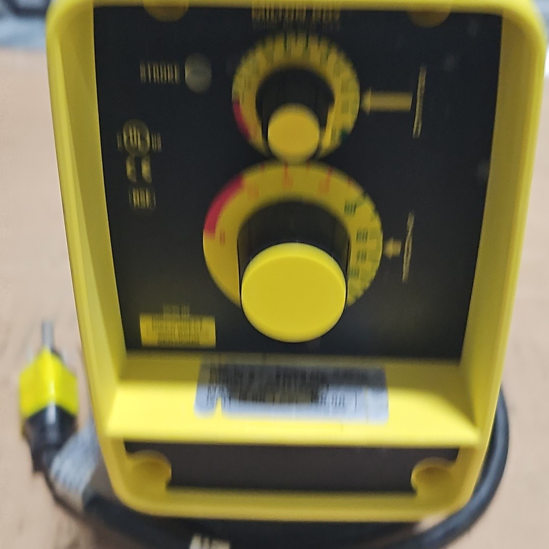 LMI AA161-62S 120VAC 1.4A 50 PSI 2GPH AA Chemical Metering Pump USED