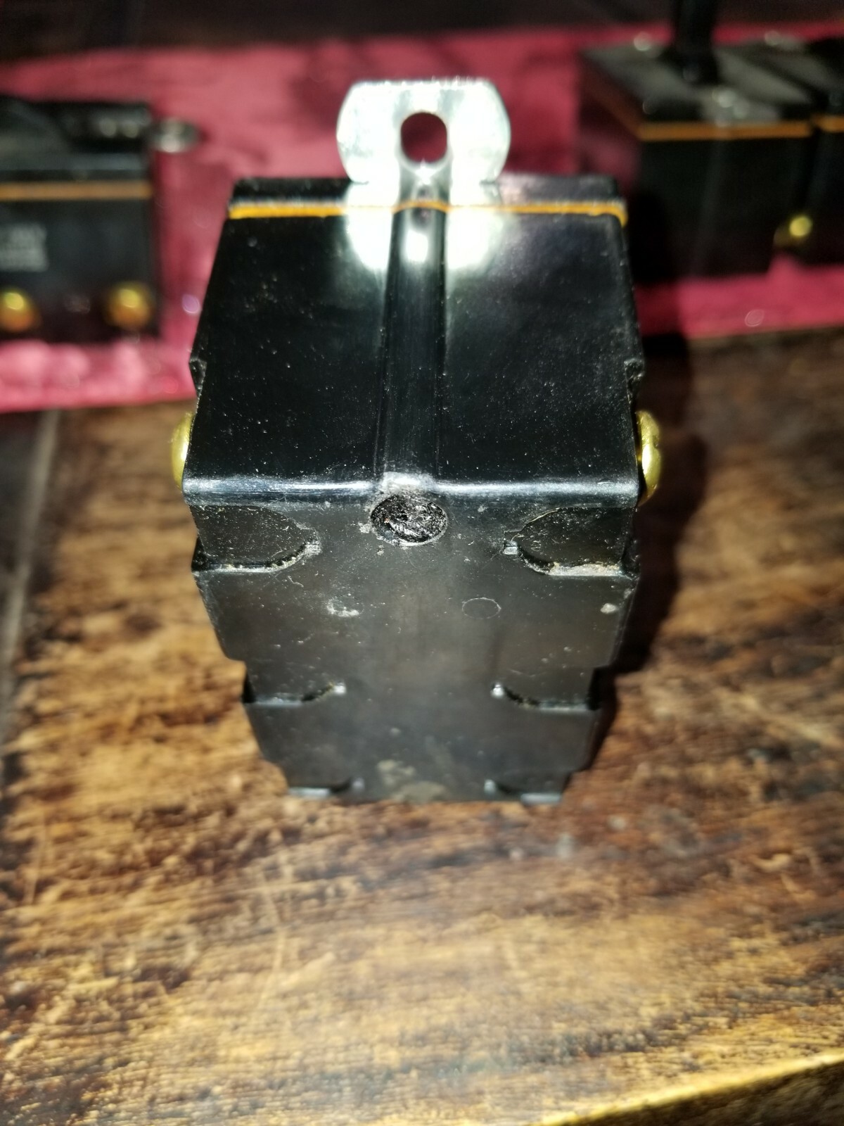 Arrow H&H 8504 2HP 250V Circuit breaker
